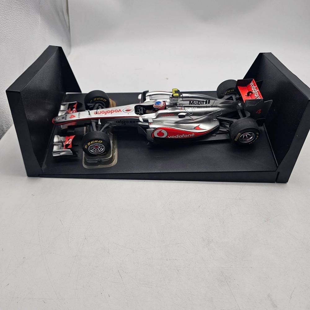 Jenson Button #4 Vodafone McLaren Mercedes Formula 1 1:18 scale display model